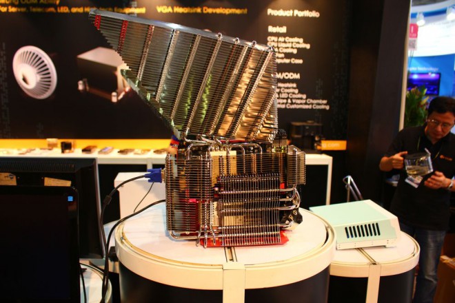 computex-2014 id-cooling demo fanless