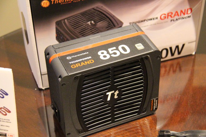 ces-2015 alimentation cables thermaltake