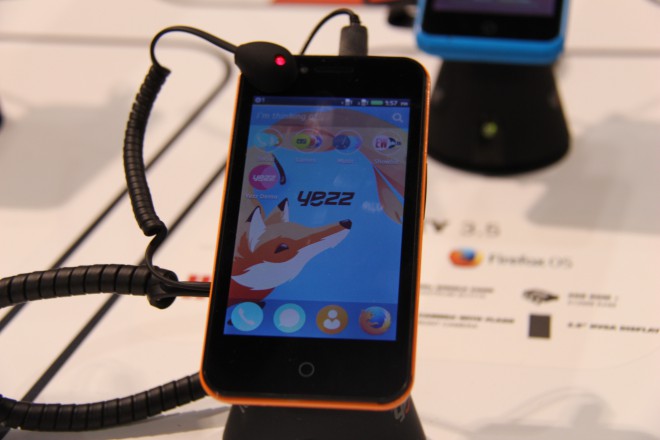 ces-2015 telephone yezz windows-phone android firefox foxy andy-s billy-s
