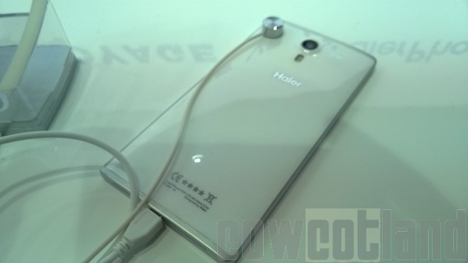 mwc 2015 haier v5 smartphone premium accessible