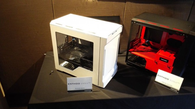 Computex 2015 : du blanc et de la couleur pour le petit Phanteks Enthoo Evolv ITX computex 2015 blanc couleur phanteks enthoo evolv itx