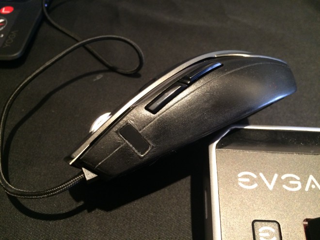 Computex 2015 : EVGA planche sur une souris avec lecteur d'empreintes computex 2015 evga planche souris lecteur empreintes