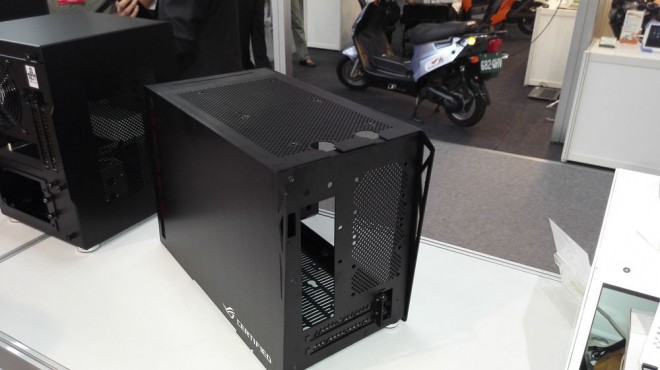 Computex 2015 : PC-Q17, Lian Li et ASUS RoG sur un boitier Mini-ITX computex 2015 pc-q17 lian li asus rog boitier mini-itx