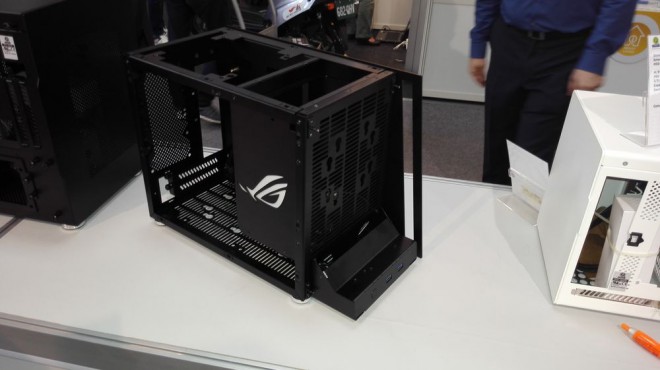 Computex 2015 : PC-Q17, Lian Li et ASUS RoG sur un boitier Mini-ITX computex 2015 pc-q17 lian li asus rog boitier mini-itx