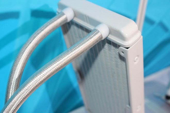 cebit 2016 pccooler freez liquid 120 240 blanc gaine nylon