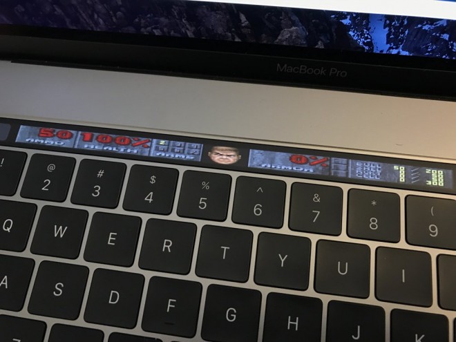 doom touch bar dernier macbook pro truc geek ultime