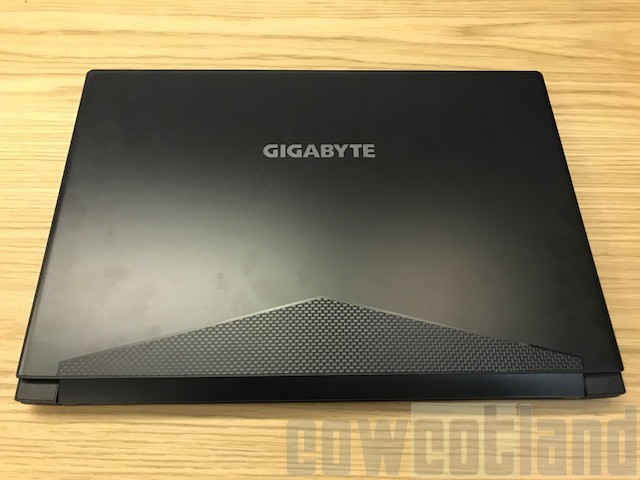 GIGABYTE met-a-jour portable Gamer AERO15 Coffeelake