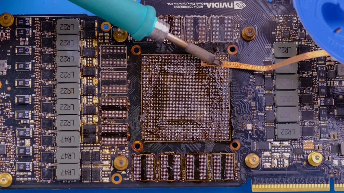 Monter 22 Go de mémoire GDDR6 sur une NVIDIA GeForce RTX 2080 Ti, c'est possible