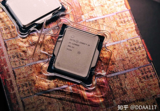 photos processeurs cpu intel-core-i5-12600k core-i9-12900k
