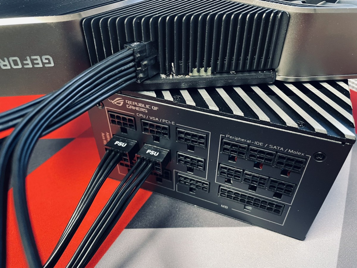 Le connecteur PCIe Gen5 est compatible avec les RTX 30X0 Founders Edition