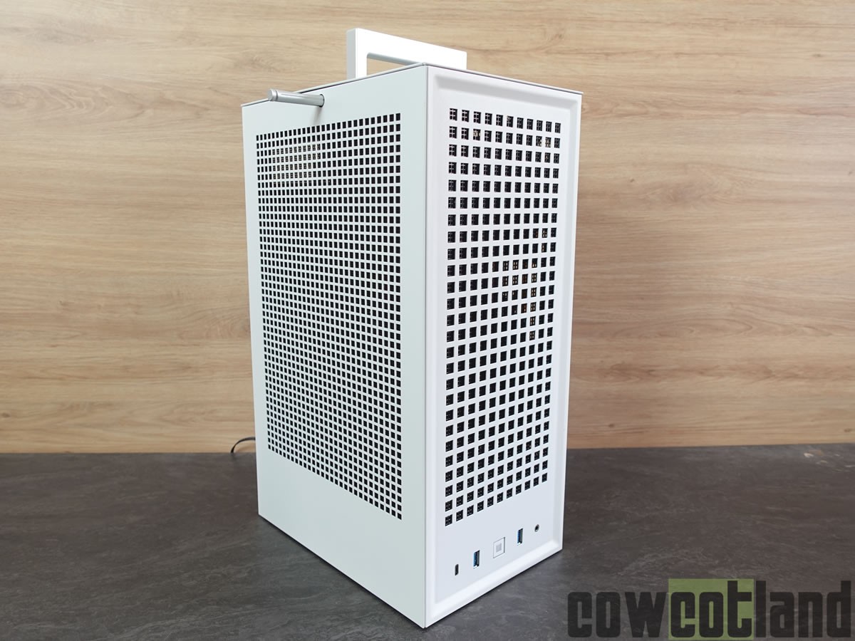 [Cowcotland] Test boitier Mini-ITX HYTE Revolt 3, un format vertical plus que prometteur