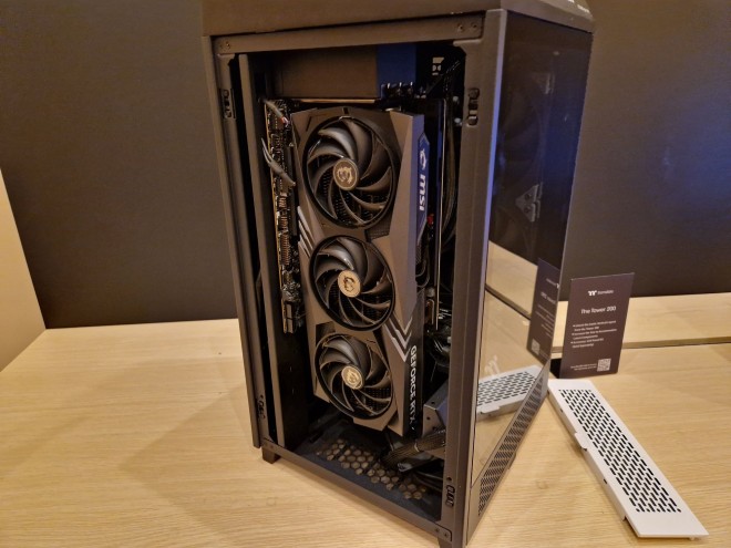 ces2013 boitiers thermaltake