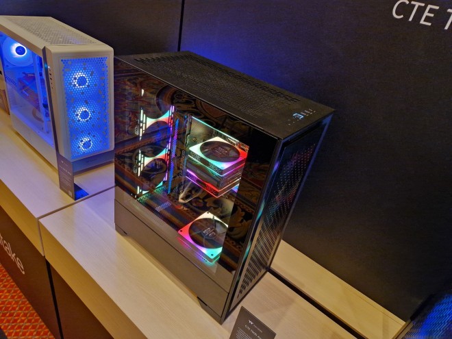 ces2013 boitiers thermaltake