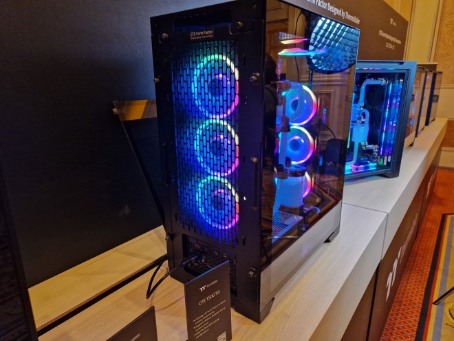 ces2013 boitiers thermaltake
