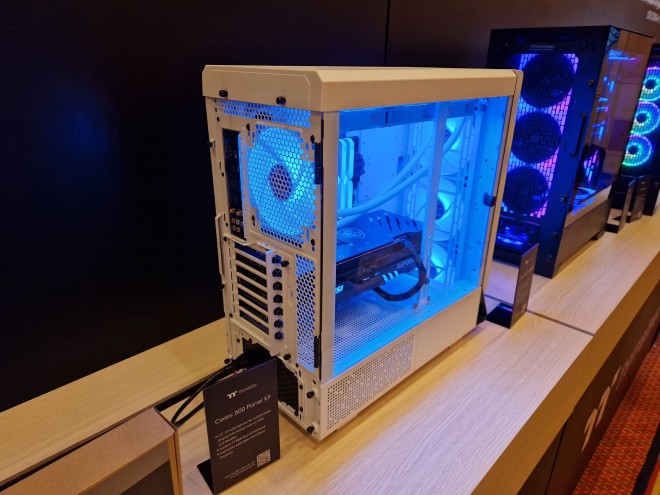 ces2013 boitiers thermaltake