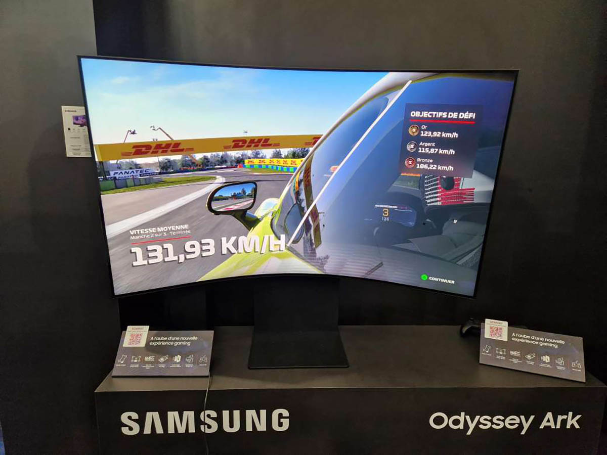 Samsung Odyssey Ark : un écran 55 pouces très incurvé