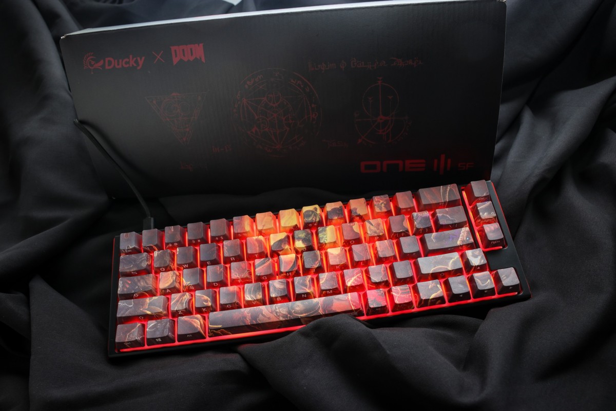 Ducky annonce un diabolique clavier Doom, en partenariat avec Bethesda