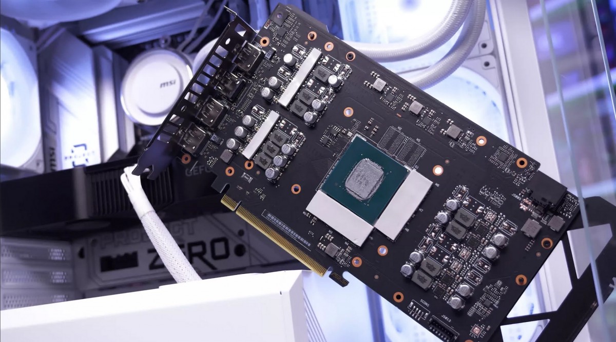 Les GeForce RTX 4070 Super et Radeon RX 7900 GRE s'affrontent chez TechSpot