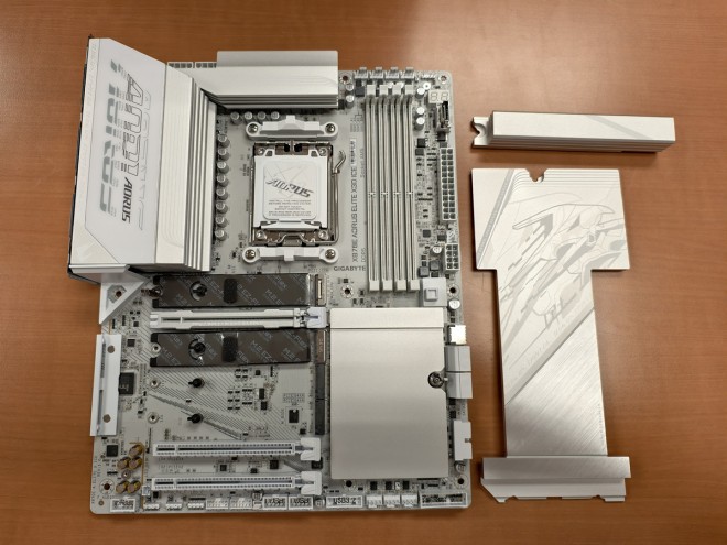 AORUS X3D