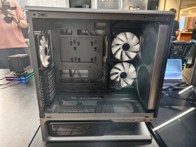 MSI VIXTA 300R