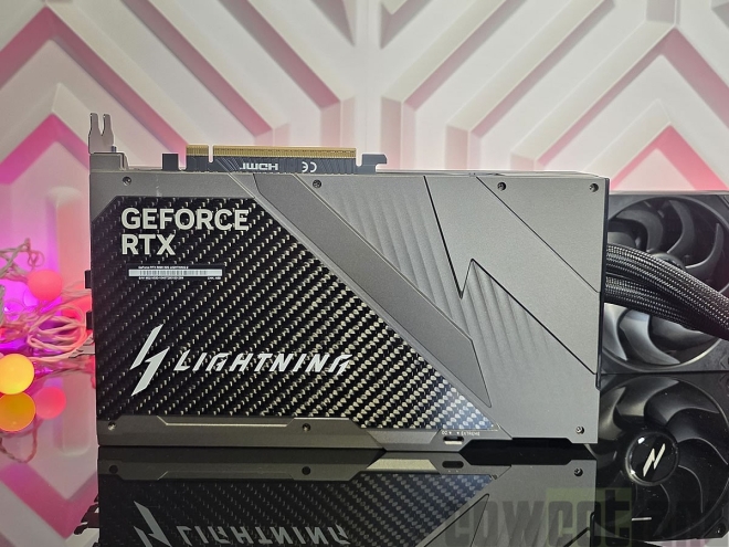Test MSI GeForce RTX 5090 32G LIGHTNING Z