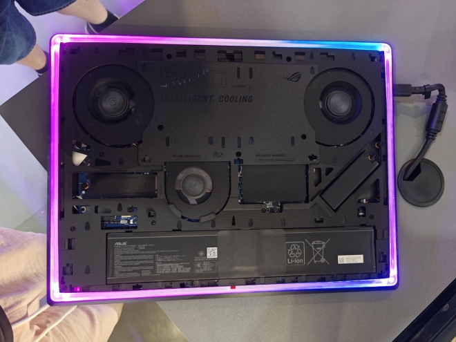 ASUS Scar 18 2026