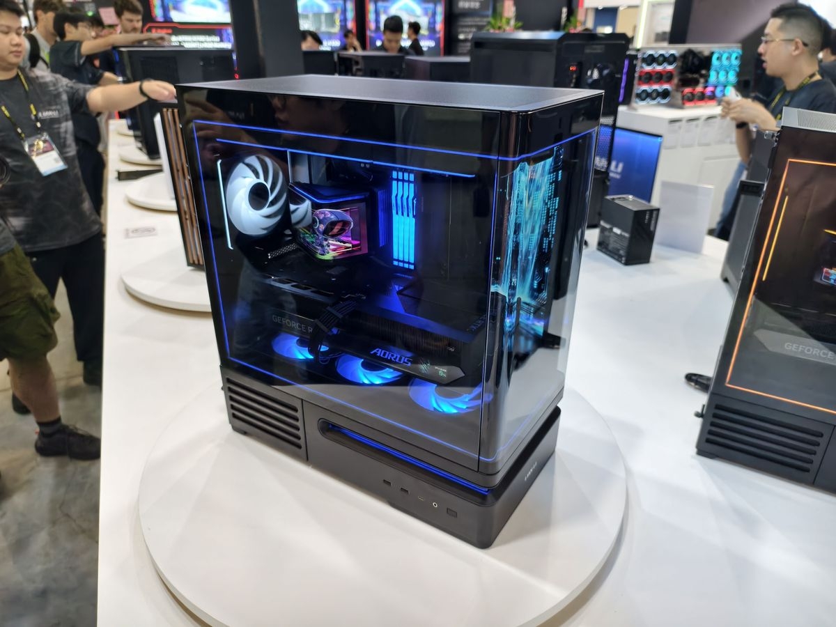 COMPUTEX 2026 : mais qui arrêtera LIAN LI ?!