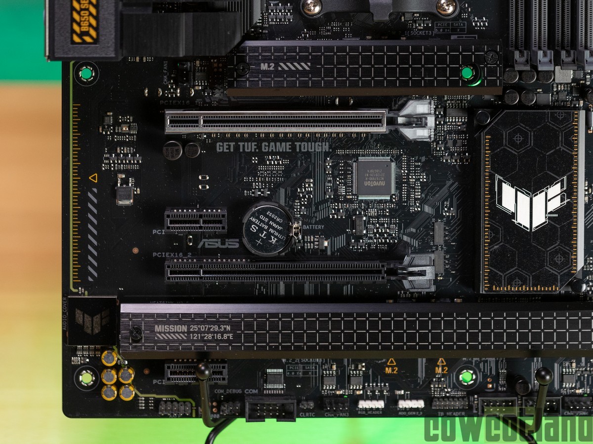 ASUS TUF GAMING B650-PLUS – Carte mère gaming AMD Ryzen AM5 ATX (14 phases  d'alimentation, PCIe 5.0 M.2 support, DDR5, 2.5 Gb Ethernet, USB4, Aura  Sync RGB) : : Informatique