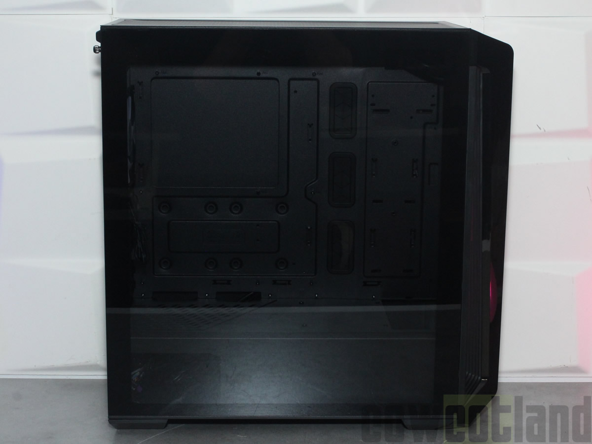 Image 44996, galerie Test boitier Cooler Master Masterbox 540 : Il a du style