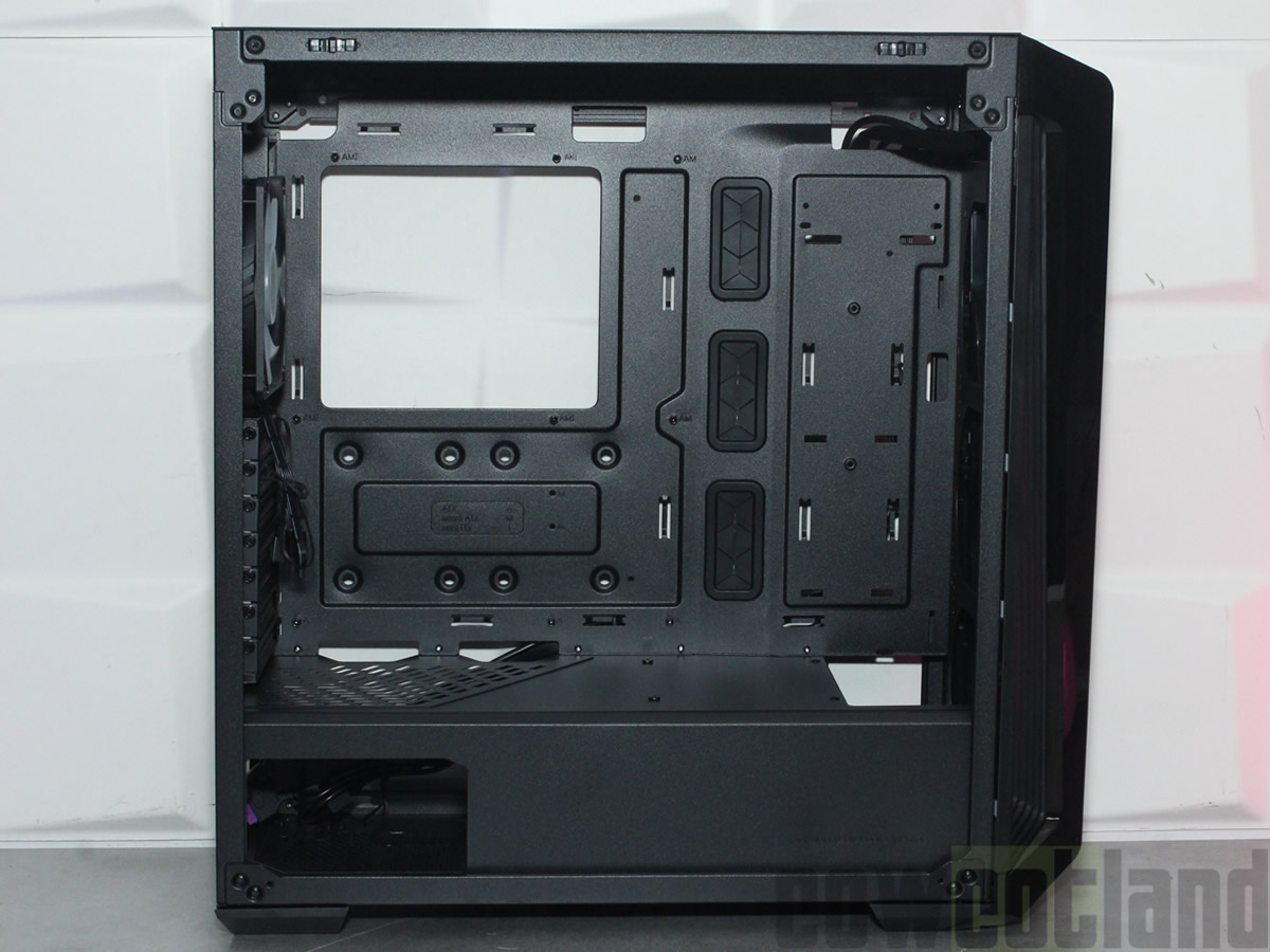 Image 45001, galerie Test boitier Cooler Master Masterbox 540 : Il a du style