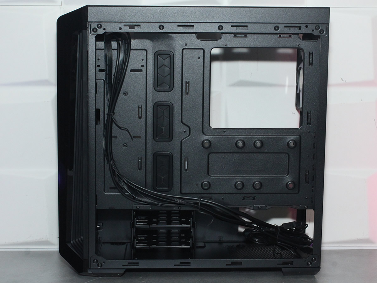 Image 44992, galerie Test boitier Cooler Master Masterbox 540 : Il a du style
