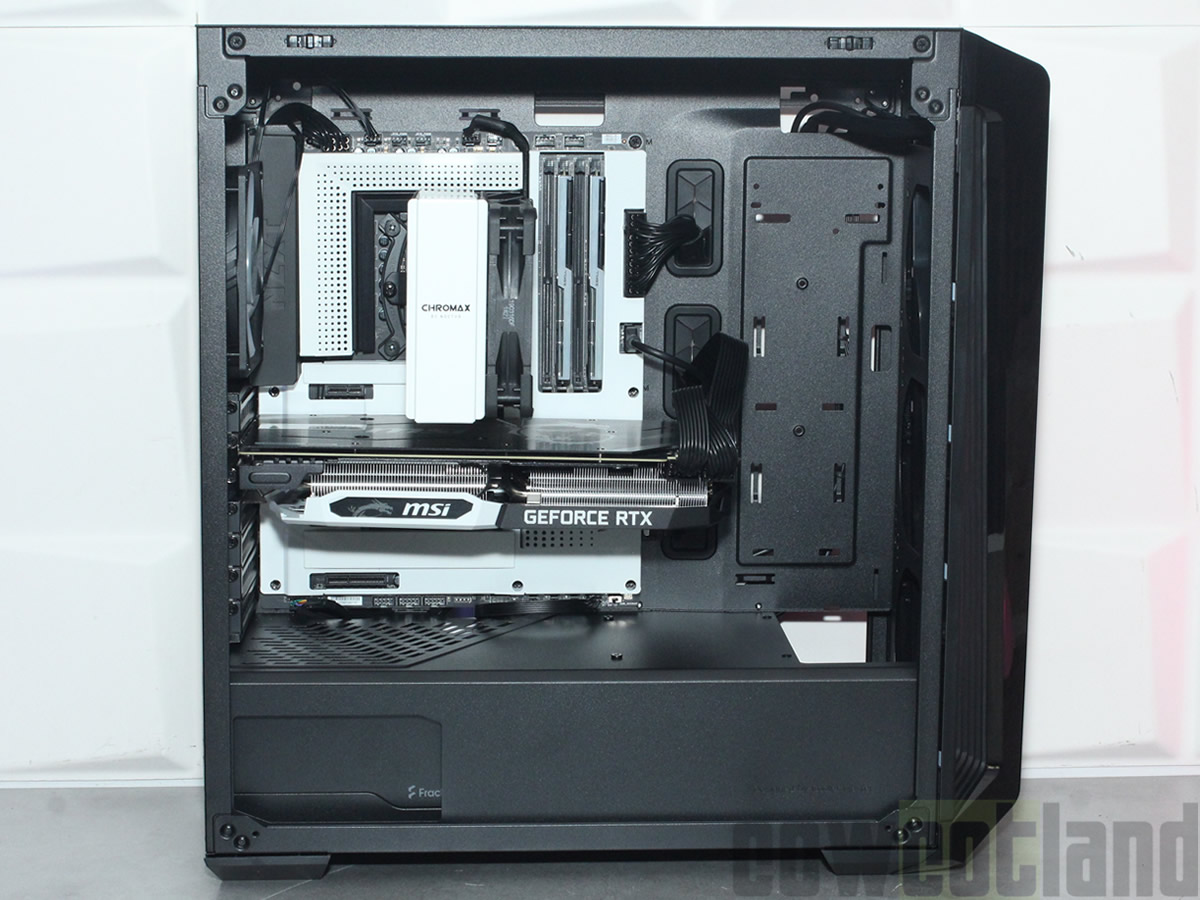 Image 44993, galerie Test boitier Cooler Master Masterbox 540 : Il a du style