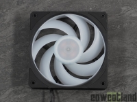 Cliquez pour agrandir Cooler Master MasterLiquid 360 Ion, un �cran et de nombreuses possibilit�s logicielles
