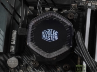 Cliquez pour agrandir Cooler Master MasterLiquid 360 Ion, un �cran et de nombreuses possibilit�s logicielles