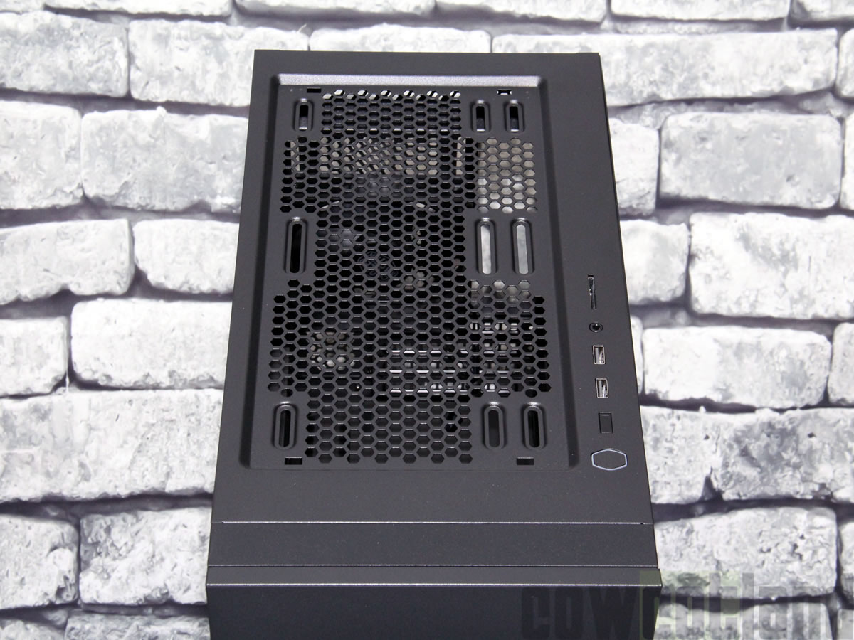 Image 39245, galerie Test boitier Cooler Master Silencio S400 : Du Micro ATX sans un bruit