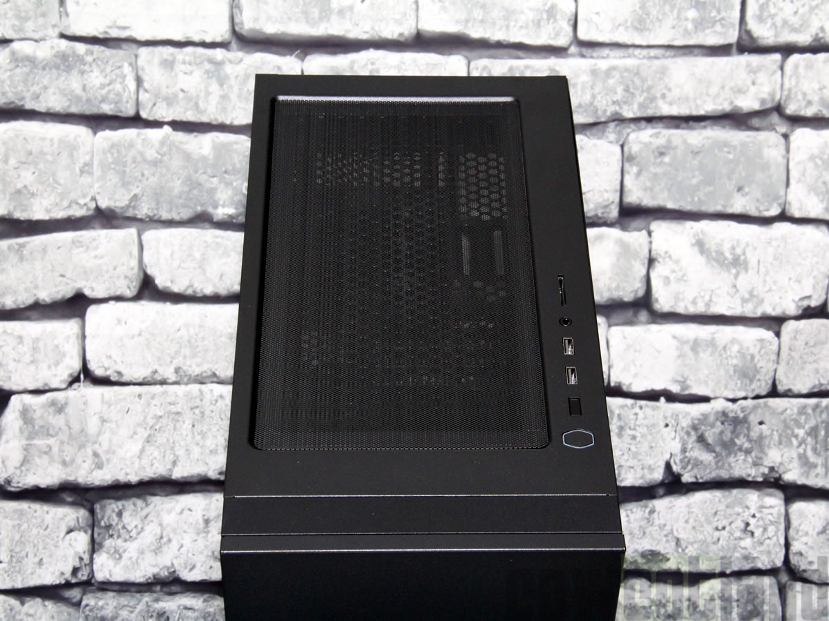 Image 39243, galerie Test boitier Cooler Master Silencio S400 : Du Micro ATX sans un bruit