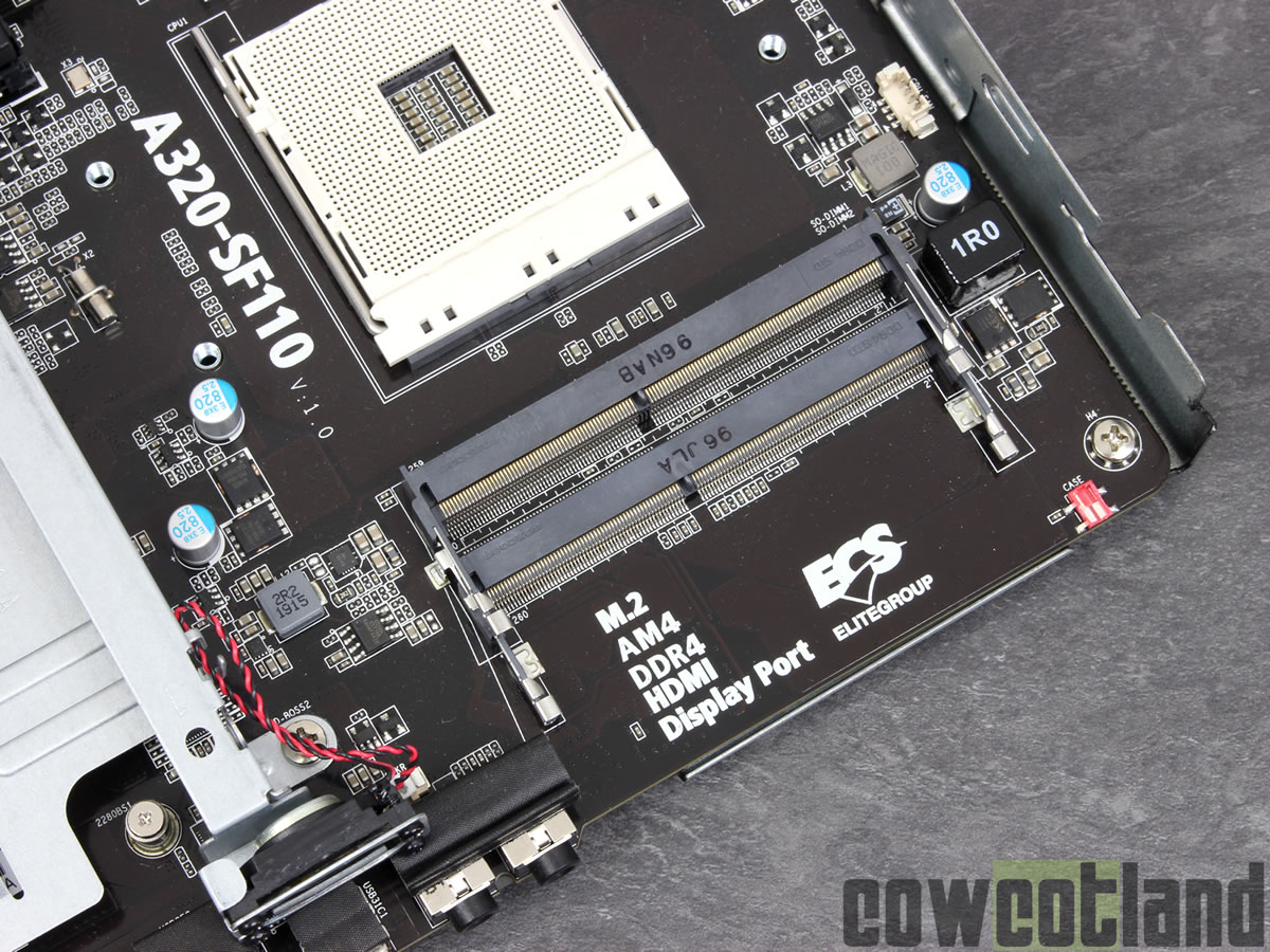 Test barebone ECS SF110A320 Le boitier dedans avec la carte mère