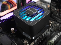 Cliquez pour agrandir ENERMAX LIQMAXFLO 360, plus qu'il n'en faut pour le prix