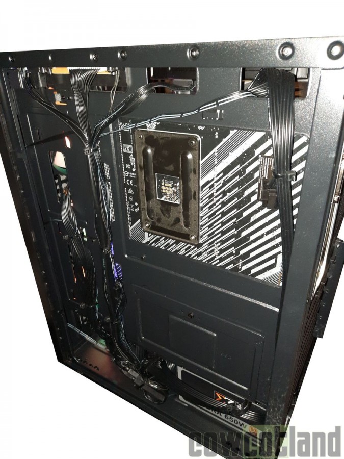 Image 62060, galerie FLOWUP Typhoon RTX 4060 : Un bon PC pour le FHD ?