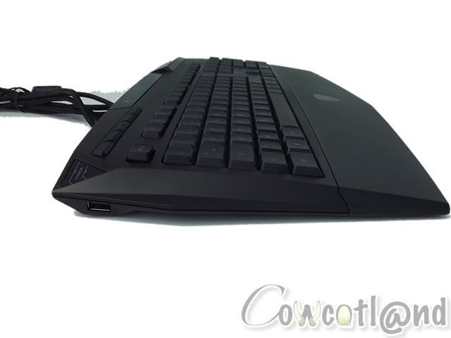 Image 13414, galerie Gigabyte K8100, le clavier quil est beau en noir