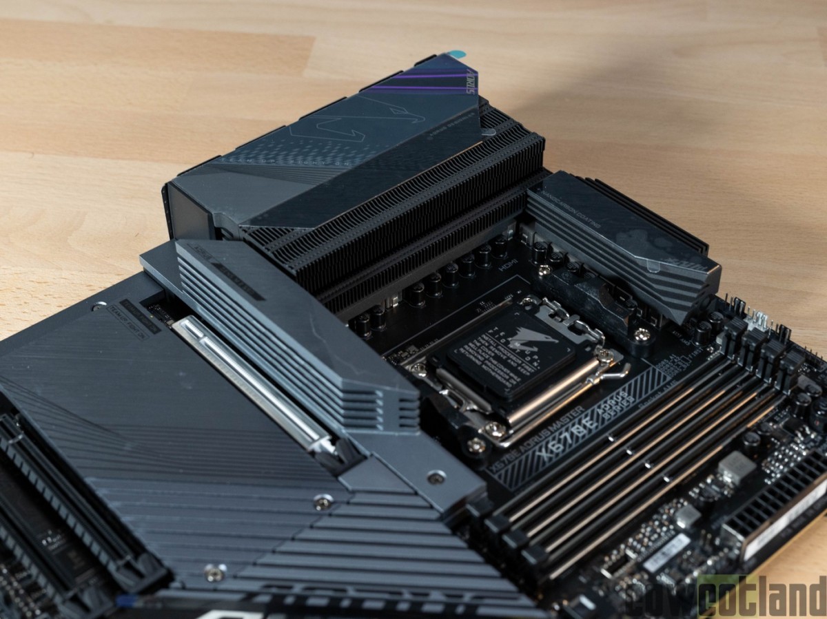 Gigabyte X670E AORUS MASTER - 1.0 - carte-mère - ATX étendu - Socket