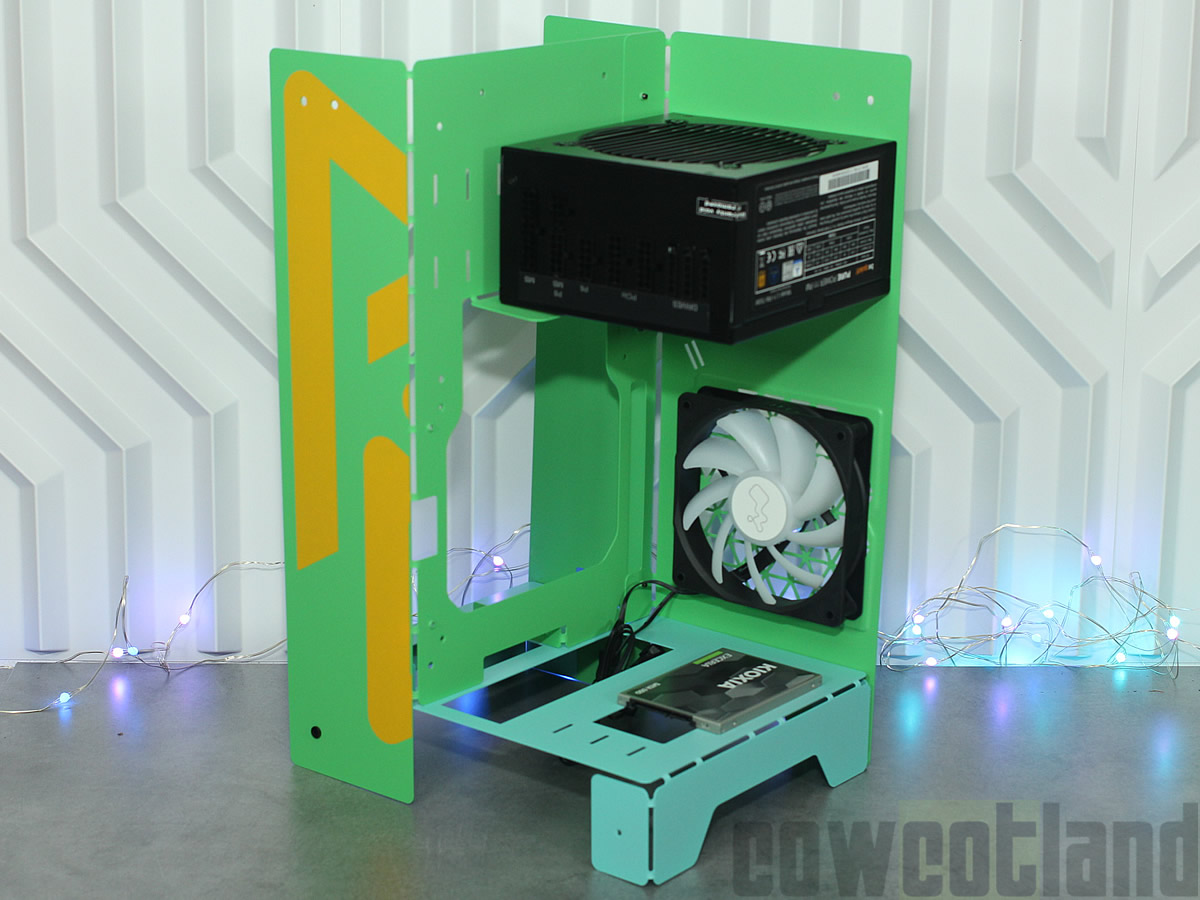 Image 56574, galerie IN WIN POC : Un boitier ITX livr dans une boite  PIZZA