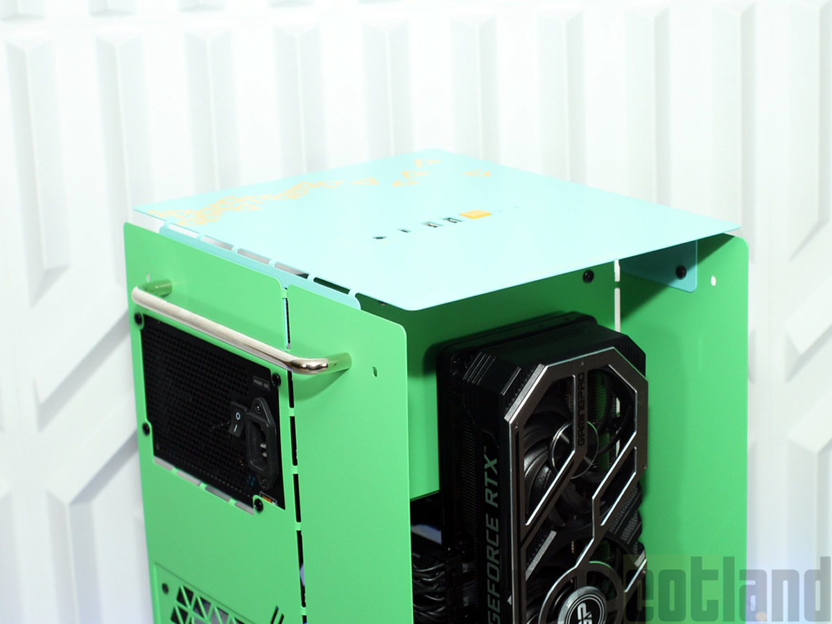 Image 56563, galerie IN WIN POC : Un boitier ITX livr dans une boite  PIZZA