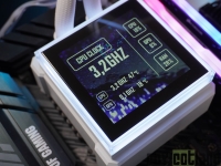 Cliquez pour agrandir LIAN LI HydroShift II LCD-S 360 TL, de bonnes id�es avec des mais
