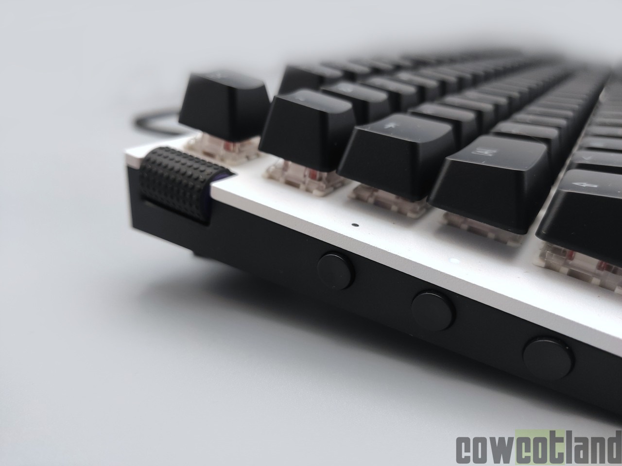 Image 48047, galerie Test clavier mcanique NZXT Function : le premier clavier mcanique de la marque 