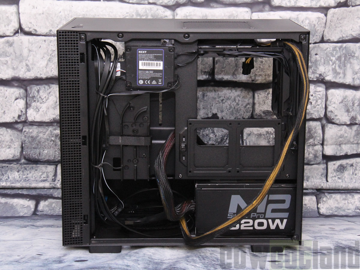 Image 39592, galerie Test boitier Mini ITX NZXT H210i