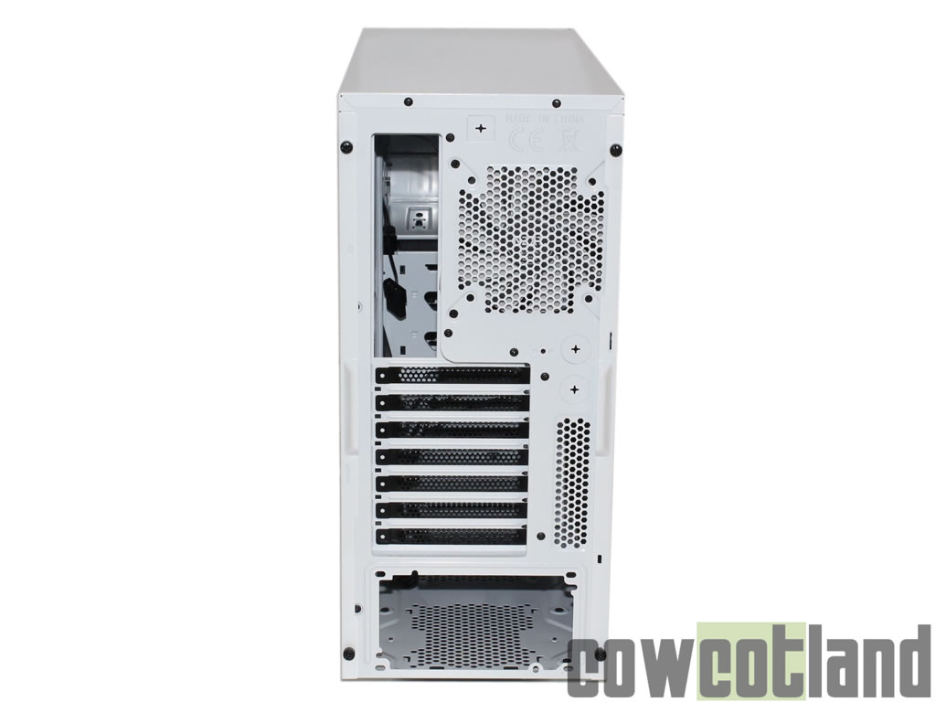 Image 22620, galerie Test boitier NZXT H230