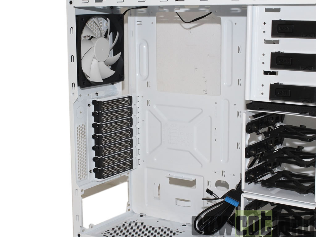 Image 22612, galerie Test boitier NZXT H230