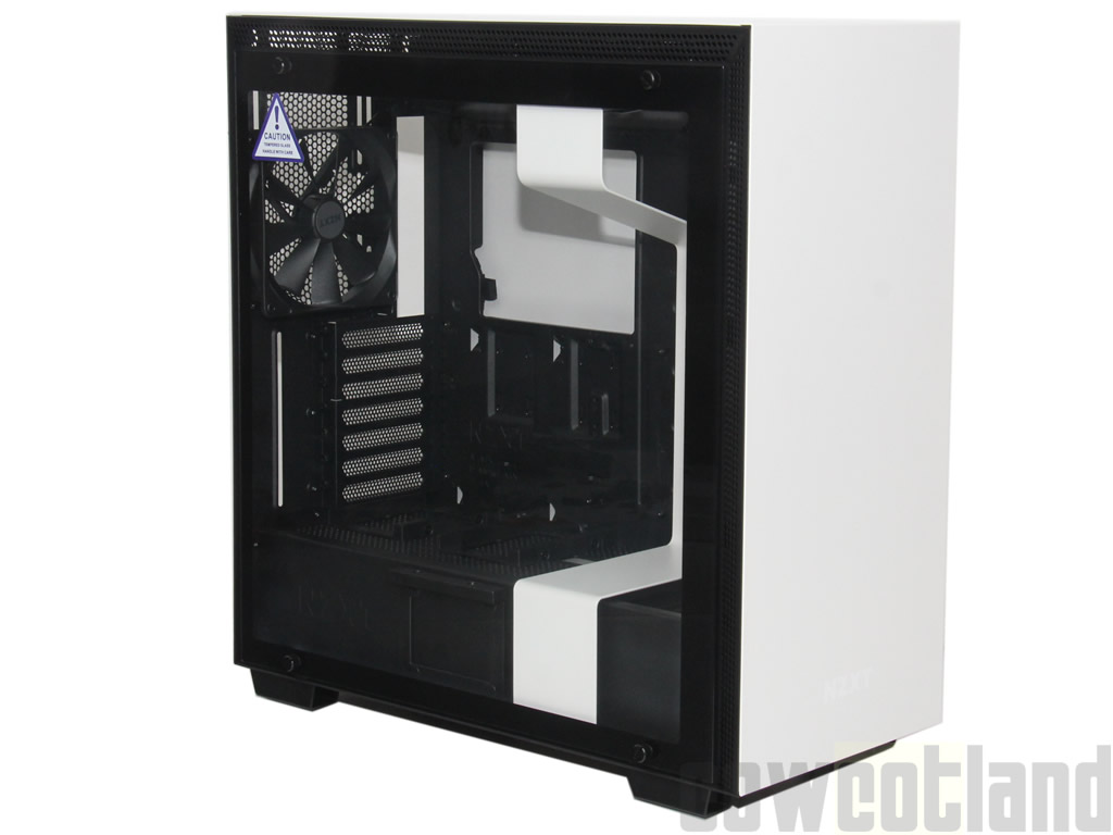 Image 35117, galerie Test boitier NZXT H700i