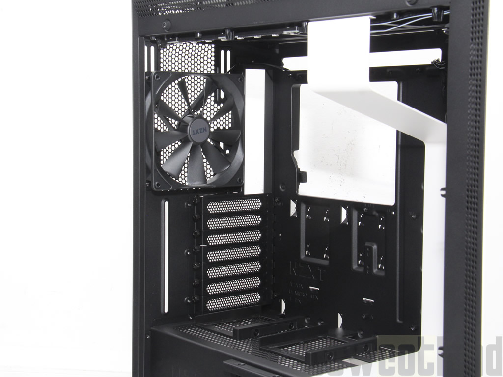 Image 35129, galerie Test boitier NZXT H700i
